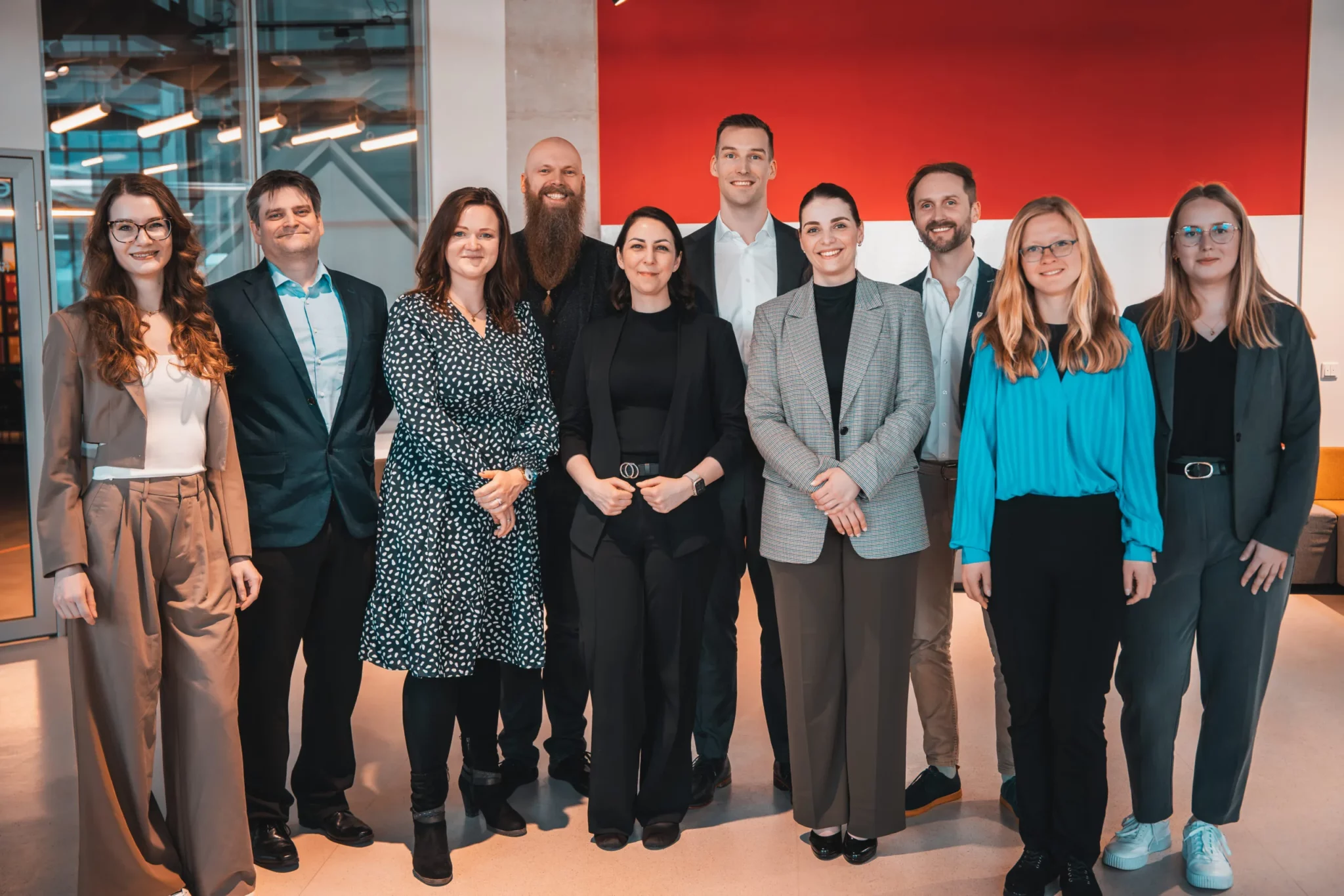 Gruppenfoto des Teams von public.consulting im Büro
