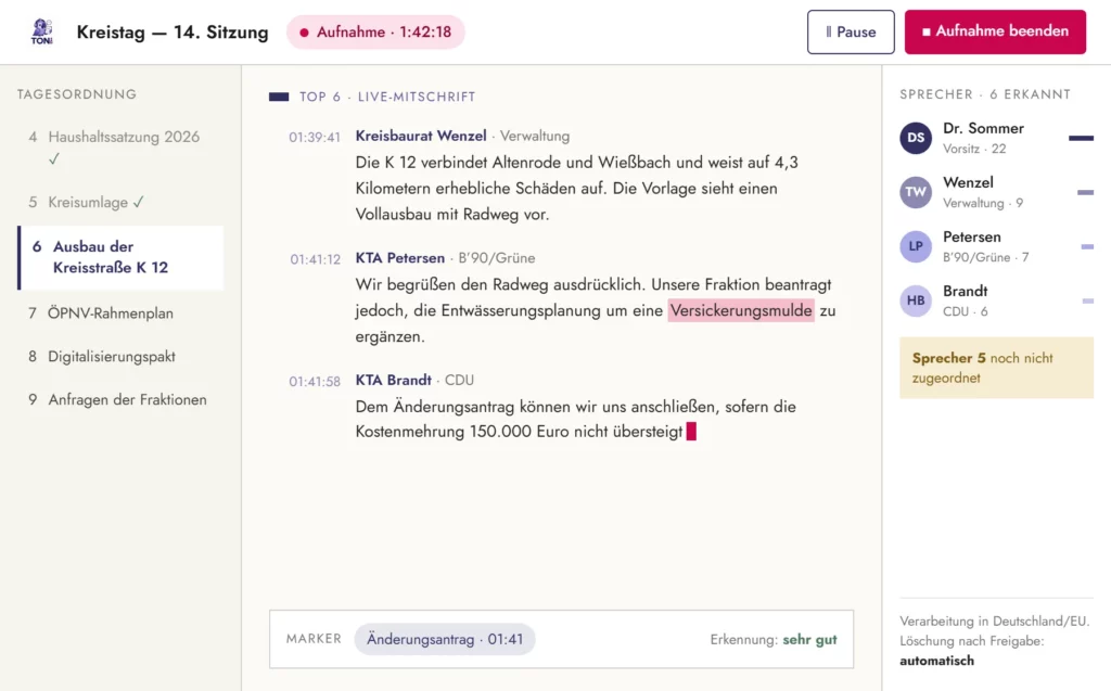 Screenshot von TONI: Live-Mitschrift einer Kreistagssitzung mit Tagesordnung und erkannten Sprechern